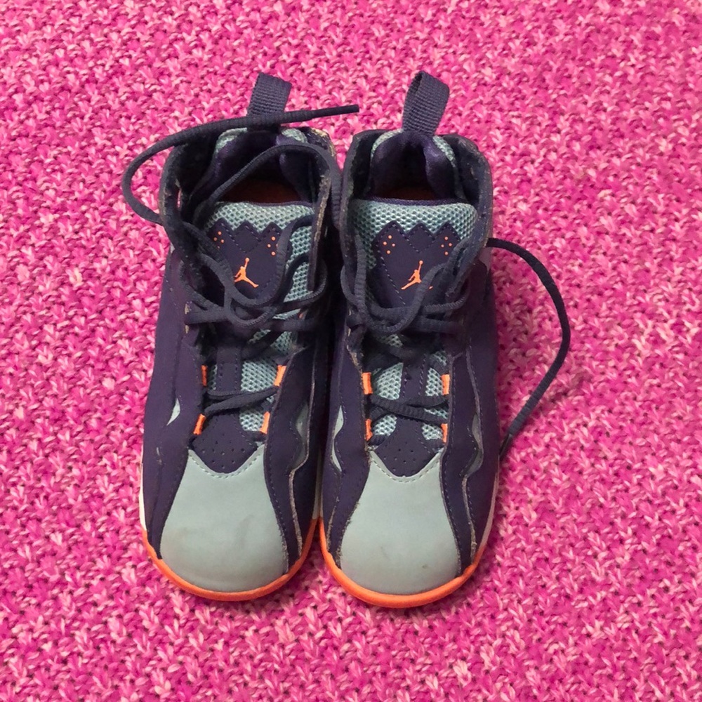 Nike Jordan’s true flight gt 10c (light scuffs)